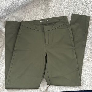 Old Navy High Rise Pixie Pants in Green 14 Tall
